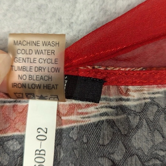 Red and Black Floral Kimono - Picture 8 of 8